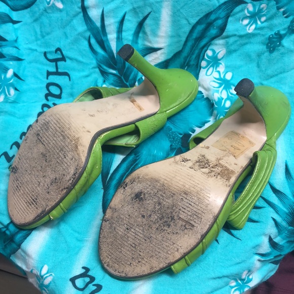 Lime green Pierre Dumas slide heels 5.5 shows wear - Picture 5 of 11